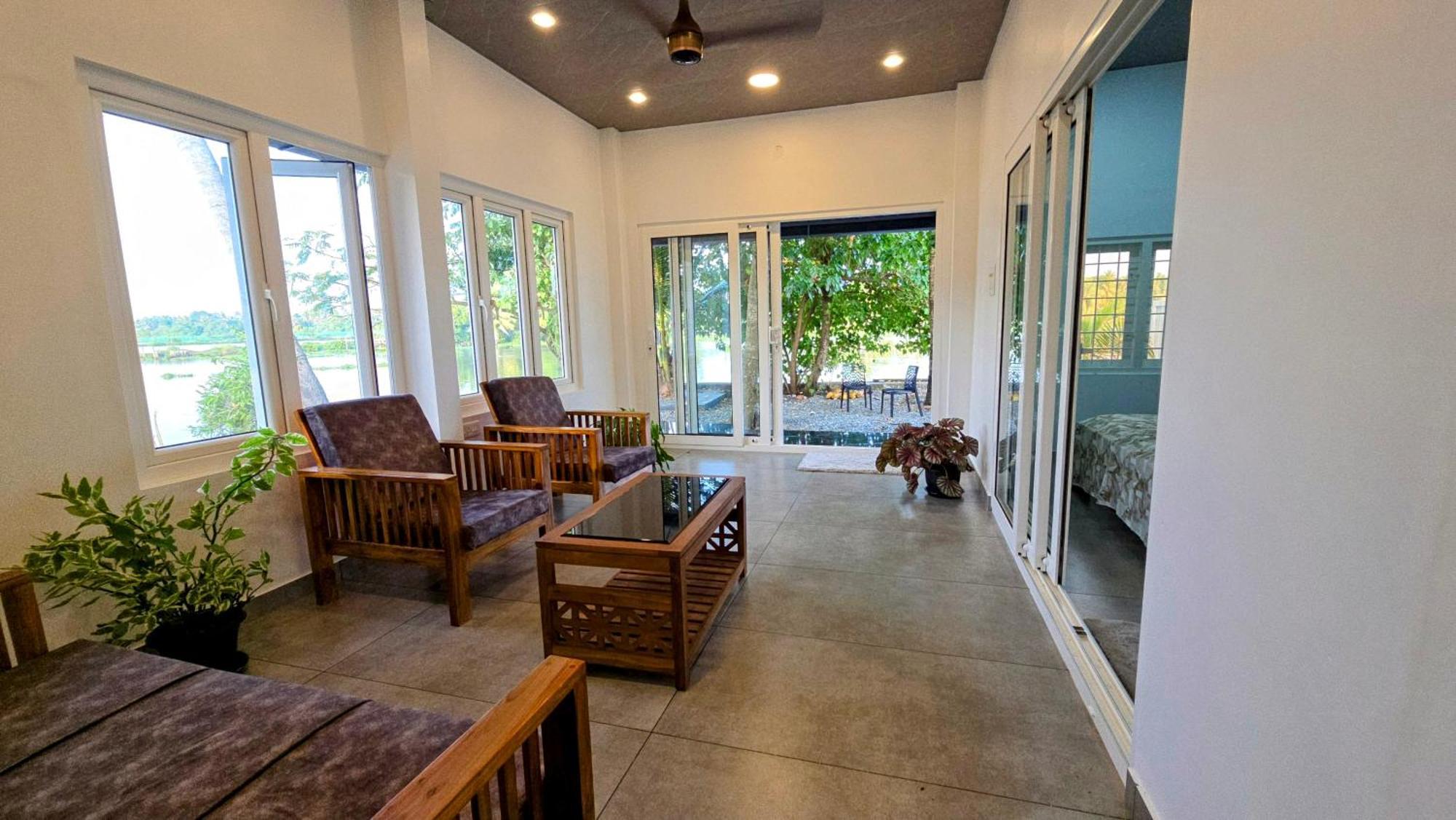 Pradeep'S Backwater Villa Kochi Exterior photo